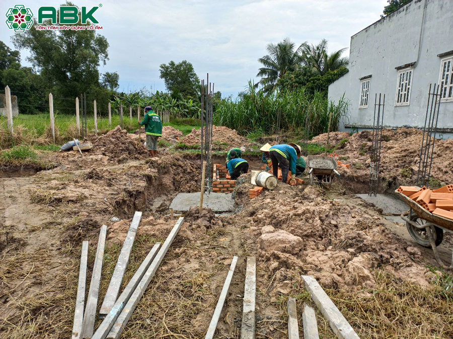 Thi công xây dựng phần mòng nhà anh Thuận